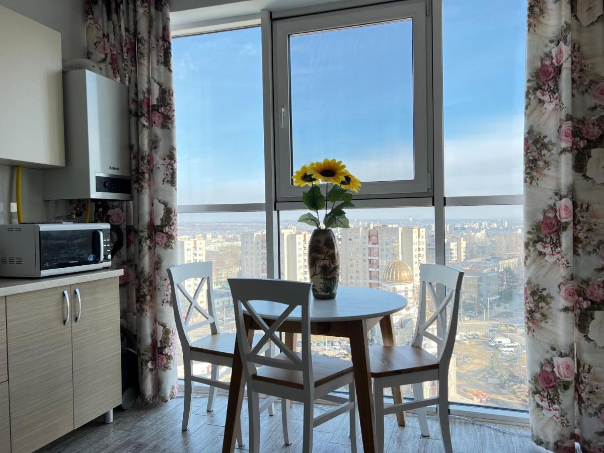 Paris Evening Apartment *